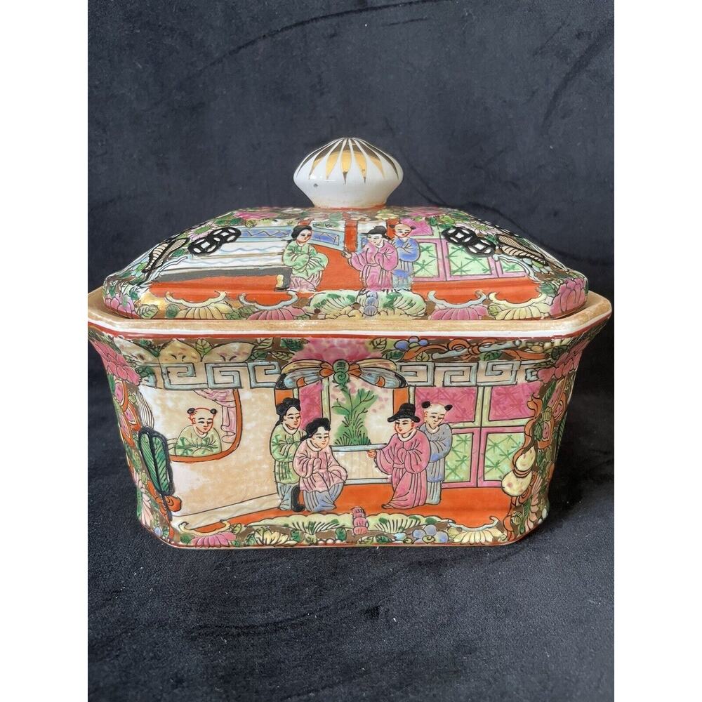 Vintage Chinese Oriental Porcelain People Scenery Container With Lid
